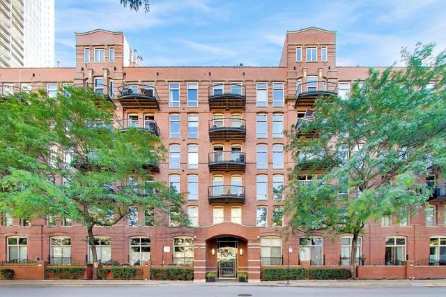 550 N Kingsbury St #423, Chicago, IL 60654