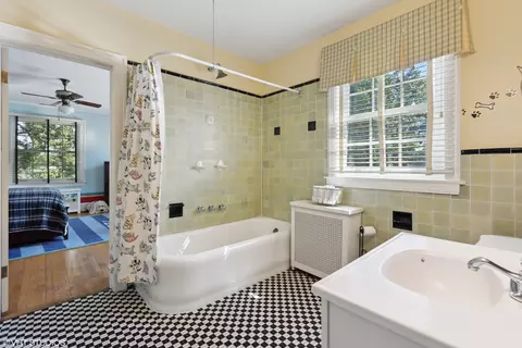 142 Akenside Rd, Riverside, IL 60546 photo 29