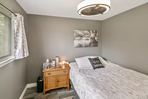 Bedroom - 383 Park Ave, Wheeling, IL 60090 photo 5 of 5
