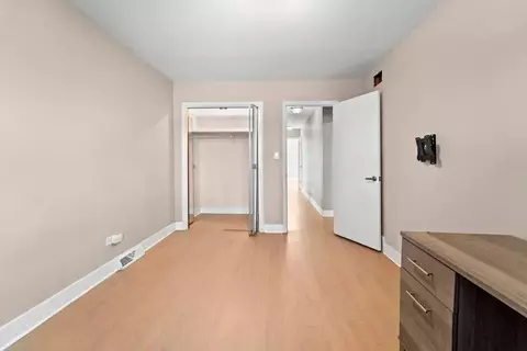 Bedroom - 2017 E Seneca Ln, Mount Prospect, IL 60056 photo 6 of 6