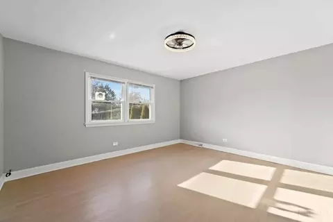Bedroom - 2017 E Seneca Ln, Mount Prospect, IL 60056 photo 1 of 6