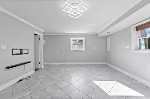 Living - 2017 E Seneca Ln, Mount Prospect, IL 60056 photo 5 of 5