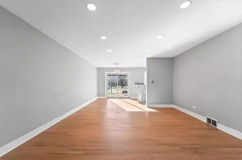 Living - 2017 E Seneca Ln, Mount Prospect, IL 60056 photo 2 of 5