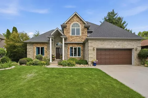 10629 Erie Dr, Crown Point, IN 46307