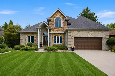 10629 Erie Dr, Crown Point, IN 46307