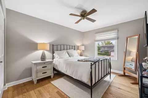 Bedroom - 449 Farnham Ln, Wheaton, IL 60189 photo 5 of 5
