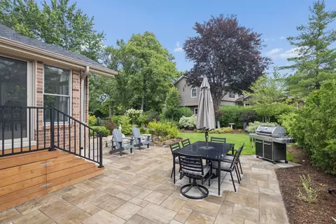 Exterior - 449 Farnham Ln, Wheaton, IL 60189 photo 4 of 5