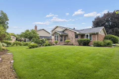Exterior - 449 Farnham Ln, Wheaton, IL 60189 photo 5 of 5