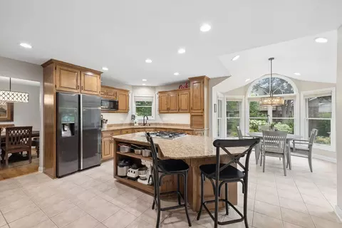 Kitchen - 449 Farnham Ln, Wheaton, IL 60189 photo 1 of 3