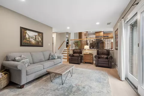 Living - 449 Farnham Ln, Wheaton, IL 60189 photo 2 of 4
