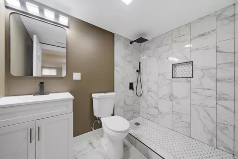 Bath - 258 E 107th St, Chicago, IL 60628 photo 2 of 2