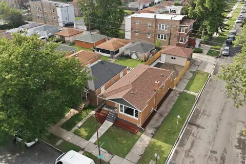 View/Area - 258 E 107th St, Chicago, IL 60628 photo 1 of 2