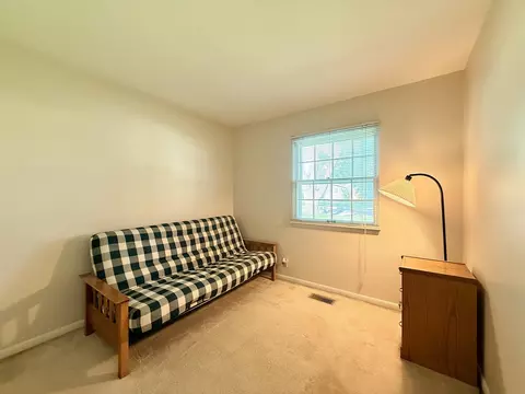 Bedroom - 99 Circle Dr E, Montgomery, IL 60538 photo 3 of 4