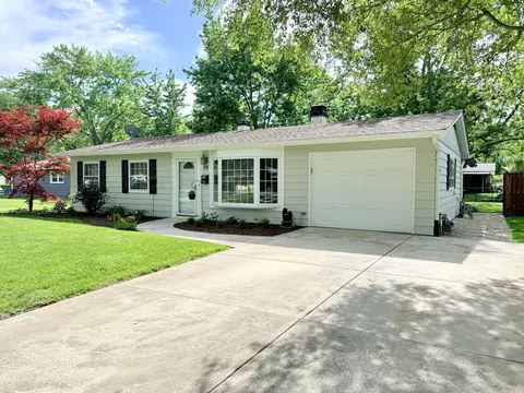Exterior - 99 Circle Dr E, Montgomery, IL 60538 photo 2 of 9