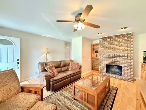 Living - 99 Circle Dr E, Montgomery, IL 60538 photo 1 of 4
