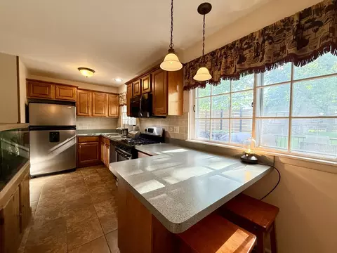 Kitchen - 99 Circle Dr E, Montgomery, IL 60538 photo 5 of 6