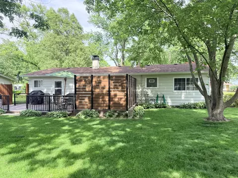 Exterior - 99 Circle Dr E, Montgomery, IL 60538 photo 7 of 9
