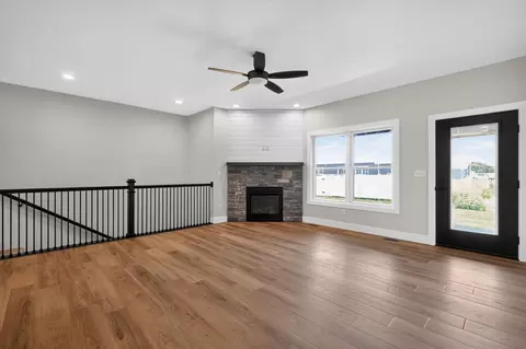 Living - 1704 Blenheim Dr, Springfield, IL 62711 photo 3 of 3
