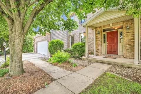 2701 Summerhill Ln, Champaign, IL 61822