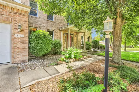 2701 Summerhill Ln, Champaign, IL 61822