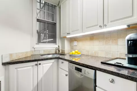 Kitchen - 70 E Scott St #307, Chicago, IL 60610 photo 2 of 3