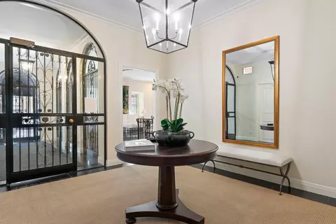 Entry Way - 70 E Scott St #307, Chicago, IL 60610 photo 2 of 4