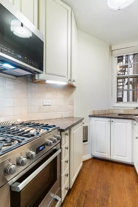 Kitchen - 70 E Scott St #307, Chicago, IL 60610 photo 3 of 3