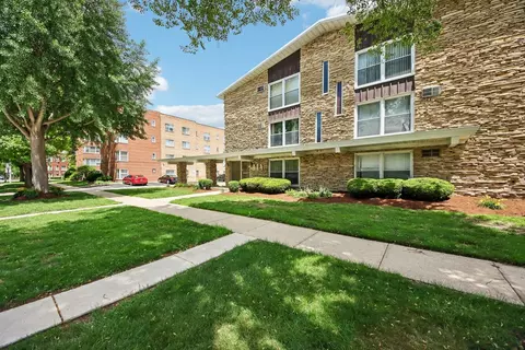 414 S Scoville Ave #18, Oak Park, IL 60302