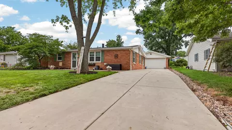 308 E Oak St, Downs, IL 61736 photo 32
