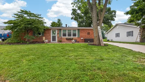 308 E Oak St, Downs, IL 61736 photo 1