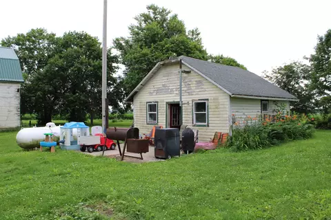 Exterior - 4149 School Rd, Chadwick, IL 61014 photo 8 of 10