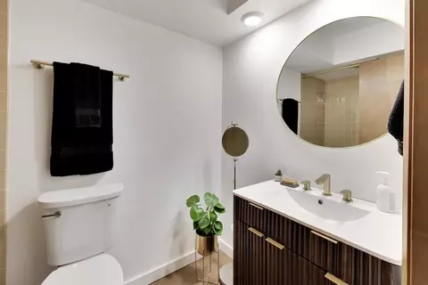 Bath - 900 S River Rd #4B, Des Plaines, IL 60016 photo 2 of 2