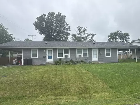 501 Timothy Dr, Villa Grove, IL 61956