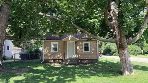 7631 Elm Ave, Machesney Park, IL 61115