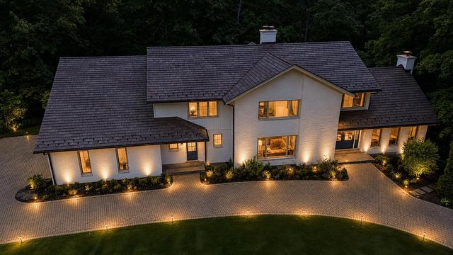 1221 Loch Ln, Lake Forest, IL 60045