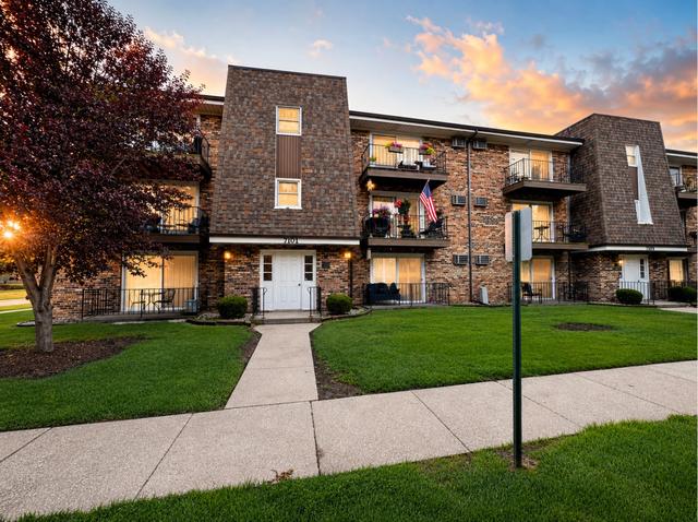7101 98th St #301, Chicago Ridge, IL 60415