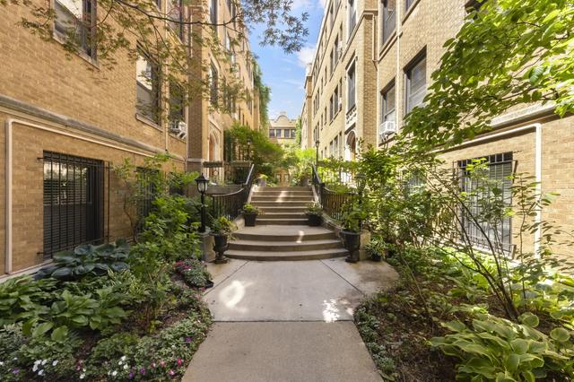 640 W Waveland Ave #4A, Chicago, IL 60613