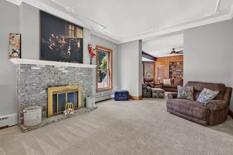 Living - 532 Calhoun St, Morris, IL 60450 photo 2 of 5