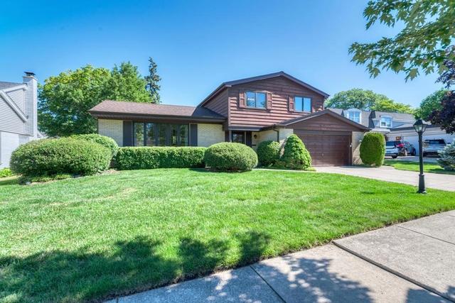 910 W White Oak St, Arlington Heights, IL 60005