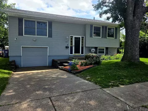 2613 N Zenith Ave, Davenport, IA 52804