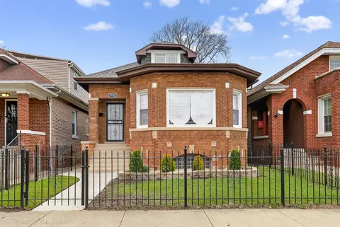 8132 S Paxton Ave, Chicago, IL 60617