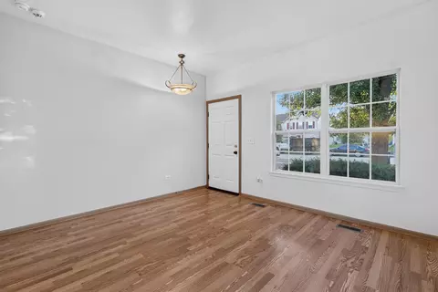 Living - 1434 Levato Ln, Minooka, IL 60447 photo 2 of 10
