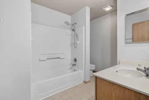 Bath - 1434 Levato Ln, Minooka, IL 60447 photo 3 of 3