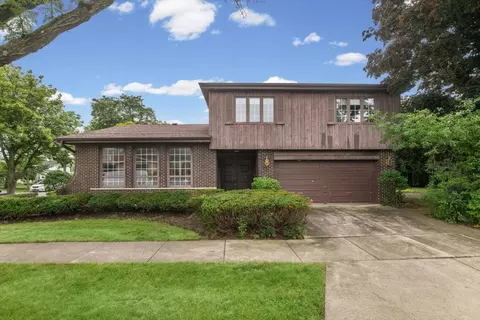 7927 Wilson Ter, Morton Grove, IL 60053