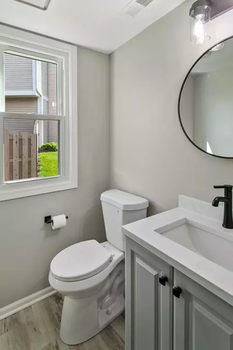 Bath - 731 Roaring Brook Ln, Algonquin, IL 60102 photo 1 of 5