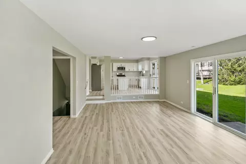 Living - 731 Roaring Brook Ln, Algonquin, IL 60102 photo 5 of 5