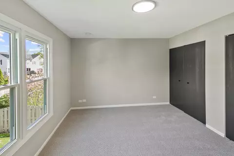 Bedroom - 731 Roaring Brook Ln, Algonquin, IL 60102 photo 4 of 6