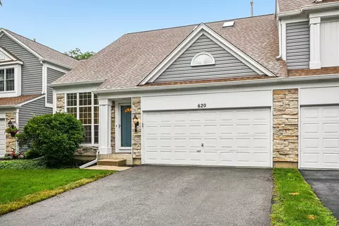 620 N Charter Hall Dr, Palatine, IL 60067