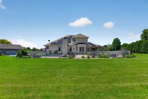 129 Titleist Trl, Poplar Grove, IL 61065