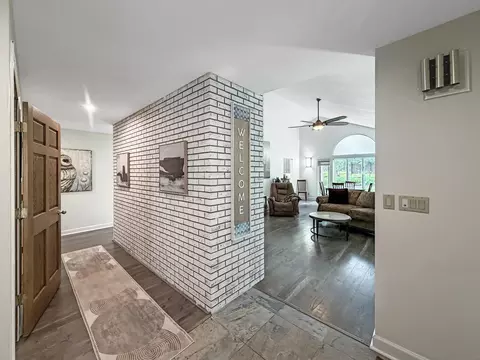Entry Way - 2579 W Fairgrounds Rd, Freeport, IL 61032 photo 1 of 3